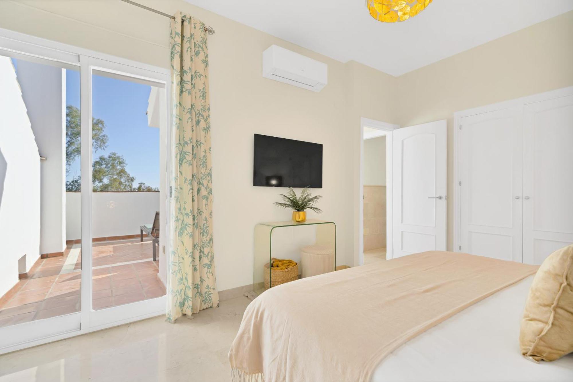 Luxury Penthouse With Sea Views In Marbella Golden Mile, Puente Romano Area Dış mekan fotoğraf